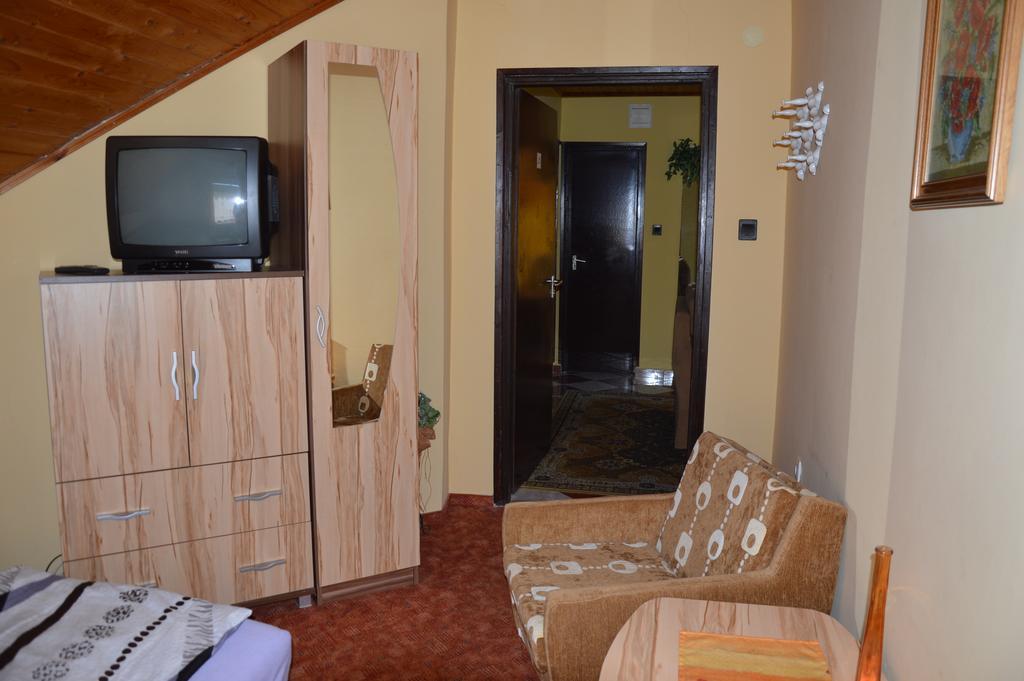 Apartman Aniko Vendeghaz Harkány Kamer foto