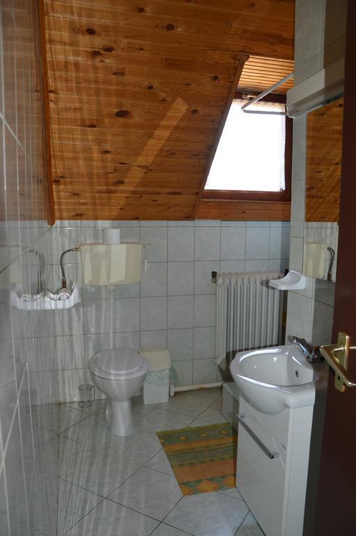 Apartman Aniko Vendeghaz Harkány Buitenkant foto